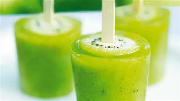 Sorbet kiwi na patyku