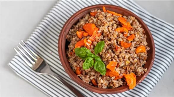 Kasza gryczana z podsmażaną marchewką