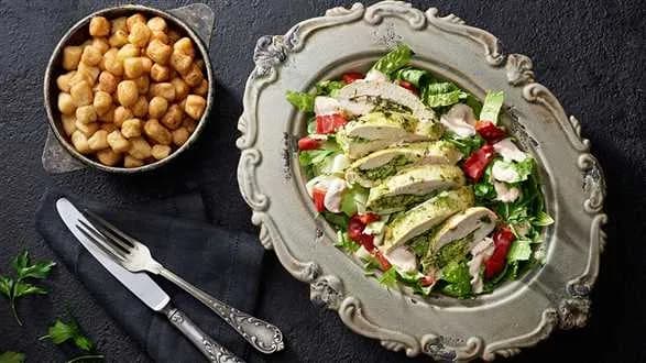 Faszerowana pierś kurczaka z ziemniaczkami dauphine