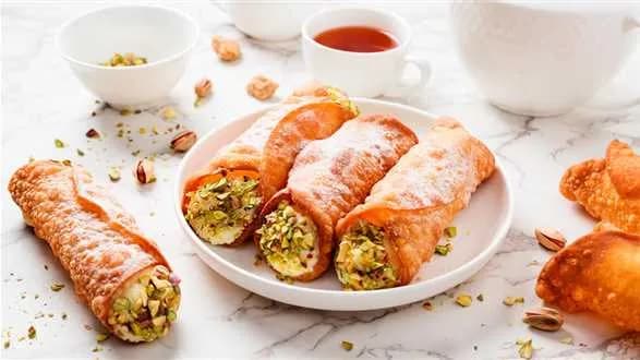 Cannoli z ricottą i pistacjami