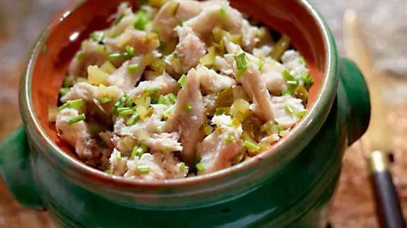 Pasta z makreli z chrzanem, ogórkiem i szczypiorkiem