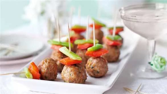 Szaszłyki z klopsików po tajsku