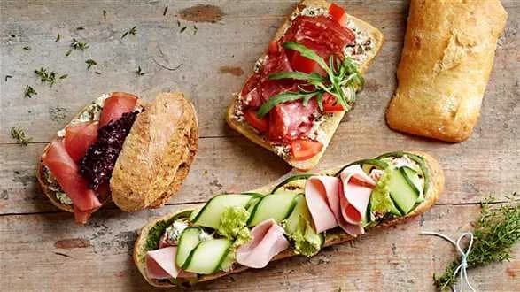 Kanapka z pesto z rukoli z selerem