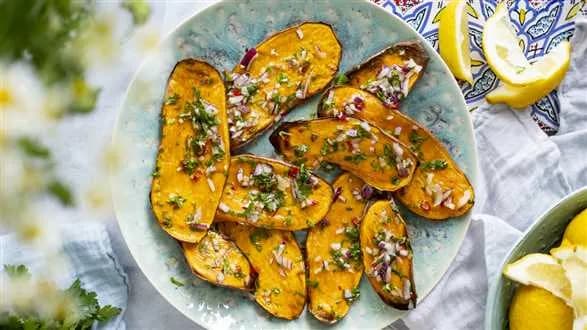 Grillowane bataty z sosem chimichurri