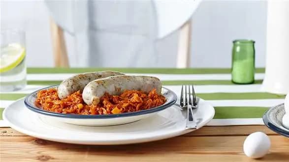 Biała kiełbasa z kapustą kiszoną