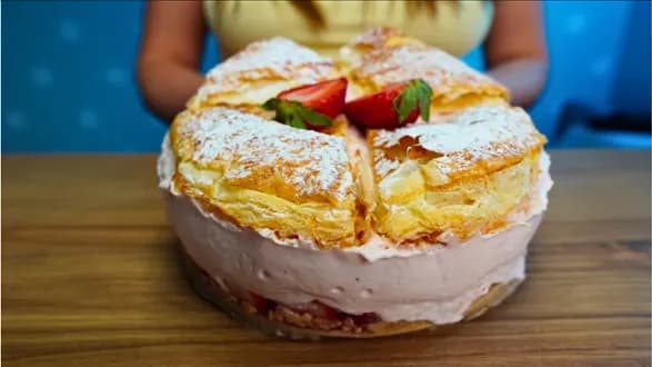 Torcik z ciasta francuskiego