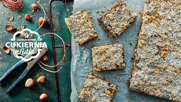 Świąteczny makowiec z jabłkami