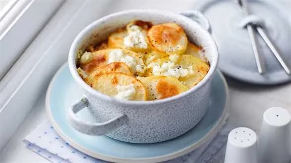 Zapiekanka ziemniaczana z cukinią i oliwkami