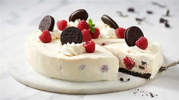 Sernik na zimno z malinami