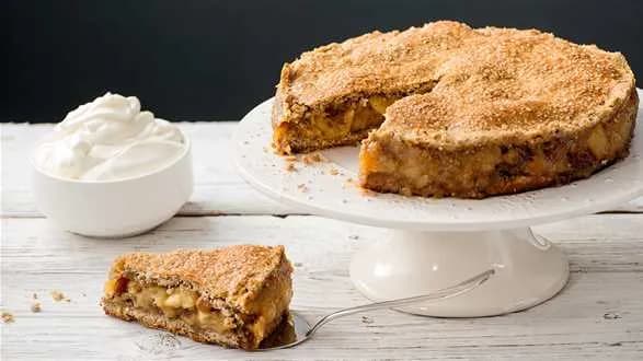 Szarlotka – przepis na kruche ciasto z jabłkami