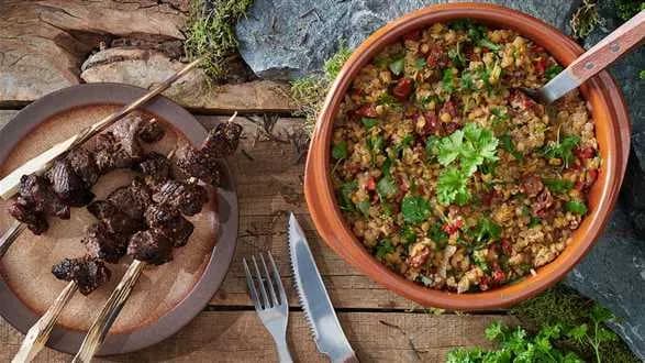 Gulasz z soczewicy z pieczoną wołowiną