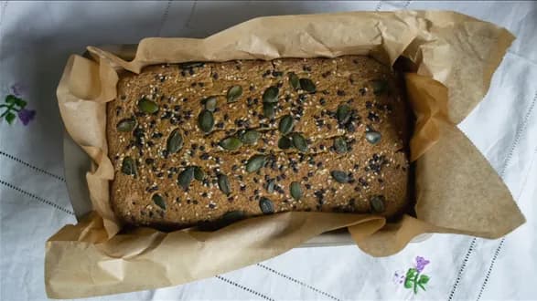 Keto chleb – przepis na chleb o niskiej zawartości węglowodanów