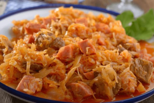 Ile kalorii ma bigos? Poznaj wartość odżywczą tradycyjnej potrawy Ile kalorii ma bigos? Poznaj wartość odżywczą tradycyjnej potrawy