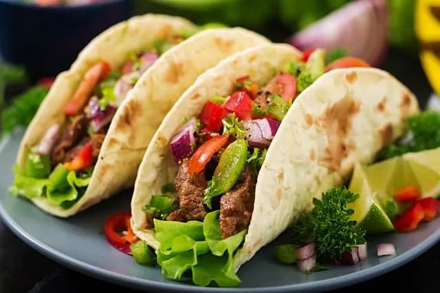 Ile kalorii ma tortilla z warzywami? Sprawdź, co wpływa na kaloryczność Ile kalorii ma tortilla z warzywami? Sprawdź, co wpływa na kaloryczność