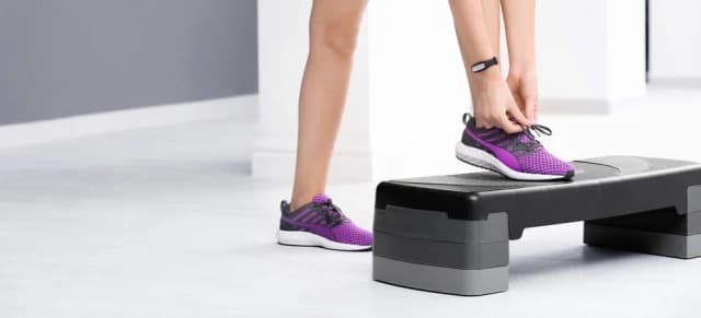 Ile kcal spalam na stepperze? Zaskakujące wyniki dla różnych wag Ile kcal spalam na stepperze? Zaskakujące wyniki dla różnych wag
