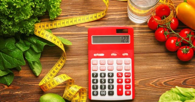100 kcal ile to kalorii – zaskakujące przeliczenie, które musisz znać 100 kcal ile to kalorii – zaskakujące przeliczenie, które musisz znać