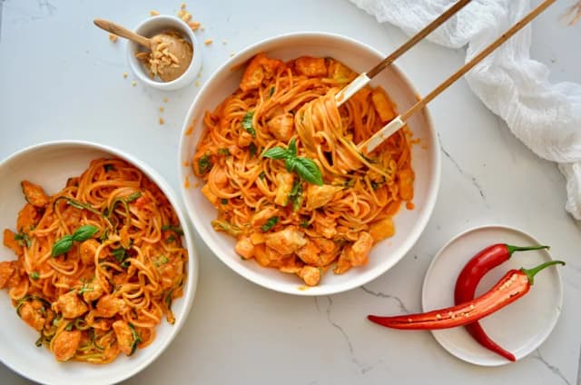 Szybkie Fit Spaghetti: Przepis na Zdrowy i Smaczny Obiad w 20 Minut Szybkie Fit Spaghetti: Przepis na Zdrowy i Smaczny Obiad w 20 Minut