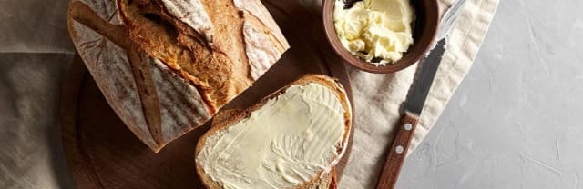 Ile kcal ma kromka chleba z masłem? Poznaj dokładną liczbę Ile kcal ma kromka chleba z masłem? Poznaj dokładną liczbę
