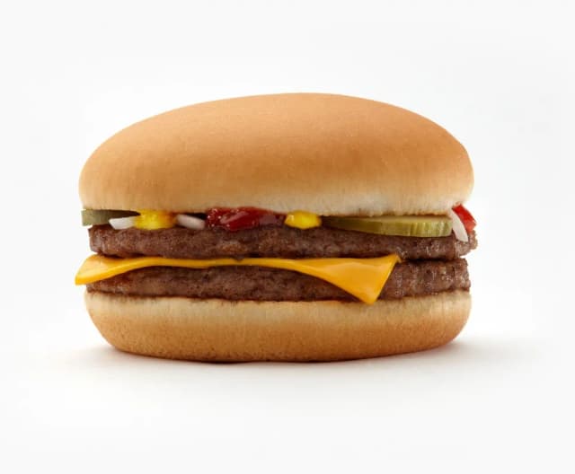 Ile kcal ma McDouble? Wartości odżywcze i tajemnice burgera McDonald's Ile kcal ma McDouble? Wartości odżywcze i tajemnice burgera McDonald's