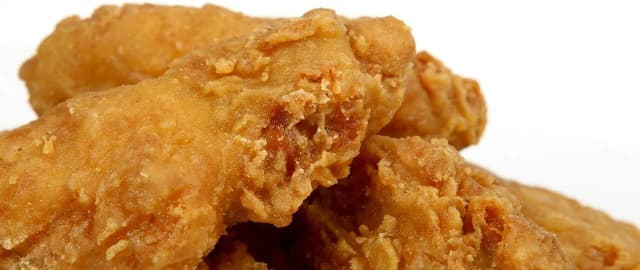 Kaloryczność smażonej piersi z kurczaka - ile kcal w porcji? Kaloryczność smażonej piersi z kurczaka - ile kcal w porcji?