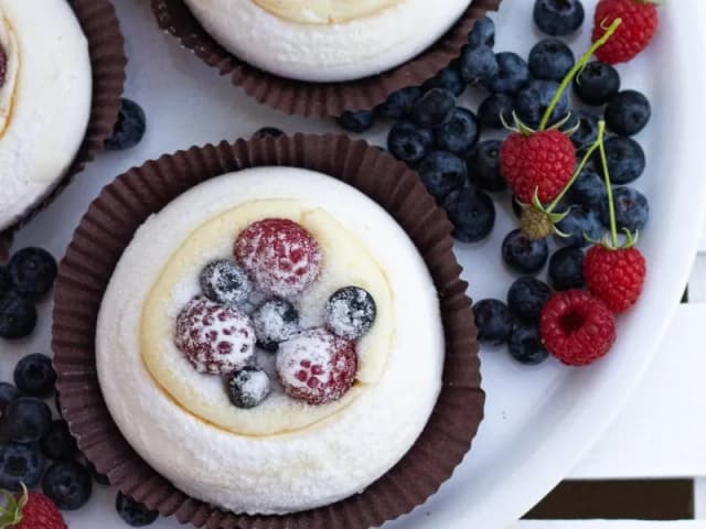 Ile kcal ma beza? Zaskakująca prawda o kaloryczności deseru Ile kcal ma beza? Zaskakująca prawda o kaloryczności deseru
