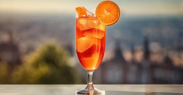 Ile kalorii ma aperol spritz? Zaskakujące fakty o napoju! Ile kalorii ma aperol spritz? Zaskakujące fakty o napoju!