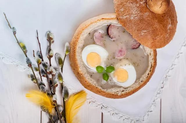 Żurek ile kcal? Poznaj wartość energetyczną polskiej zupy Żurek ile kcal? Poznaj wartość energetyczną polskiej zupy